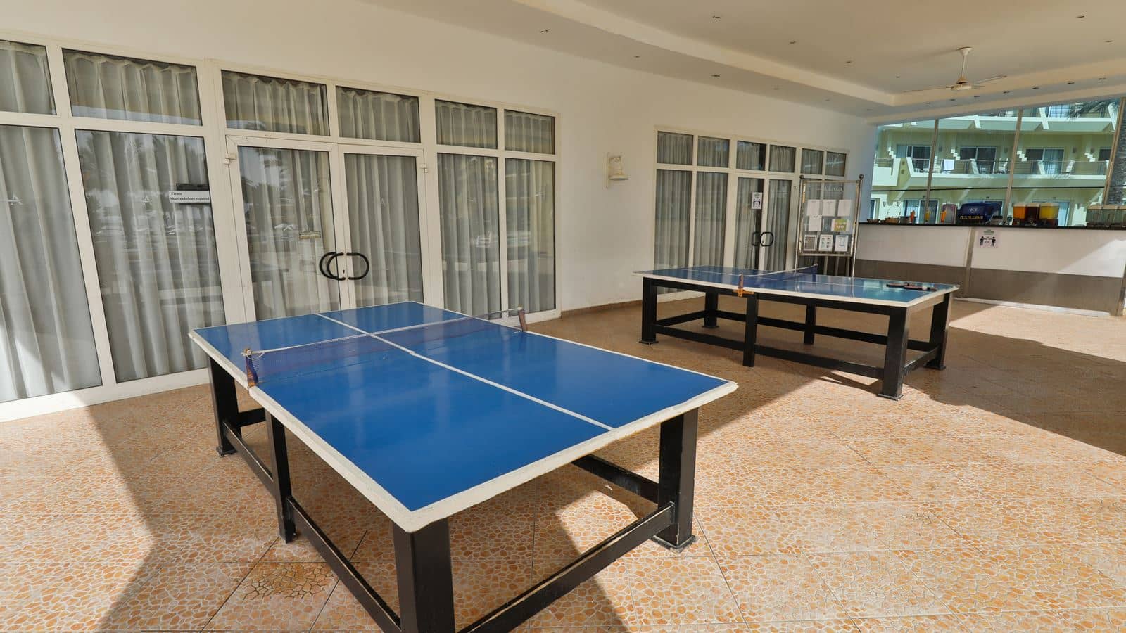 sport-atrium-bar