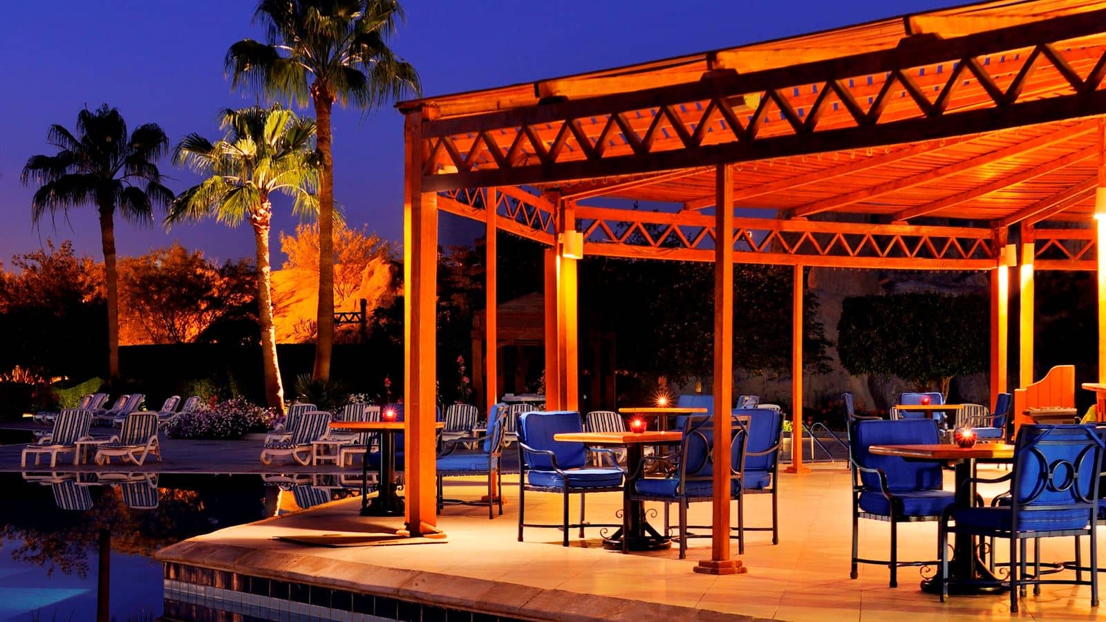 restaurants-perguola-bar-pool