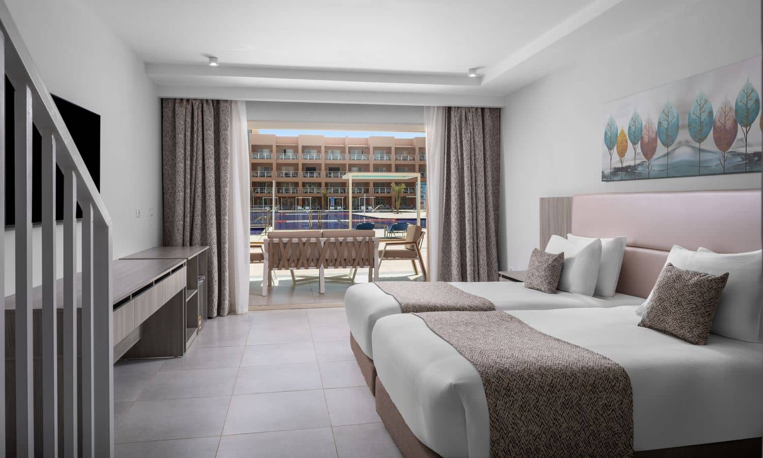 rooms-duplex-pool-view-+14-years