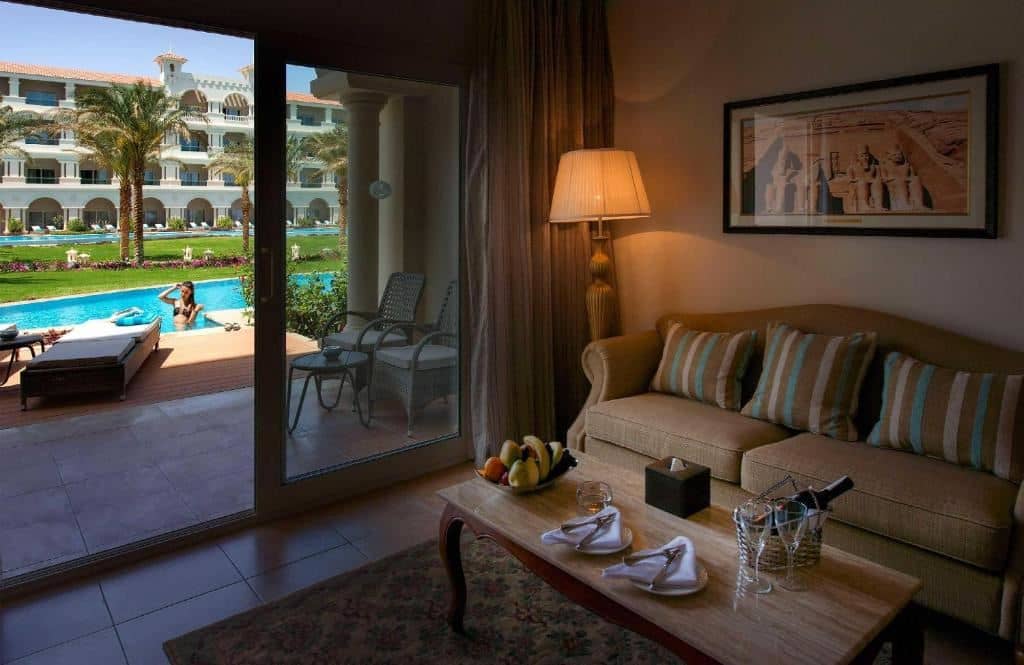 rooms-swim-up-suite