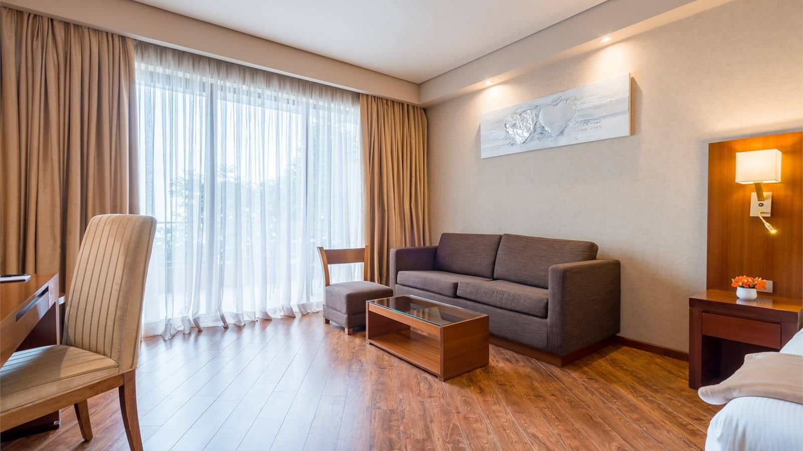 rooms-deluxe-room