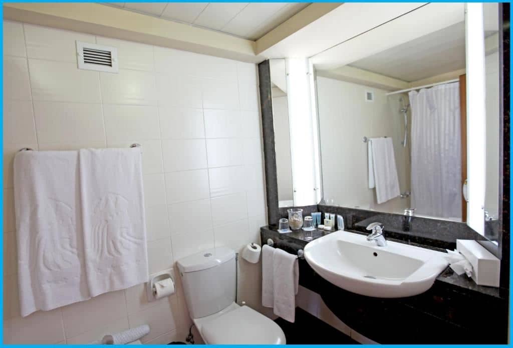 rooms-standard-room-seaview-balcony