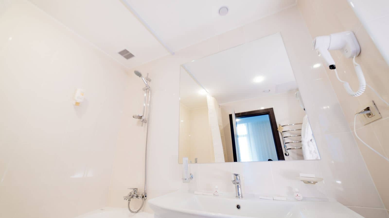 rooms-2bed-2room-studio-suite