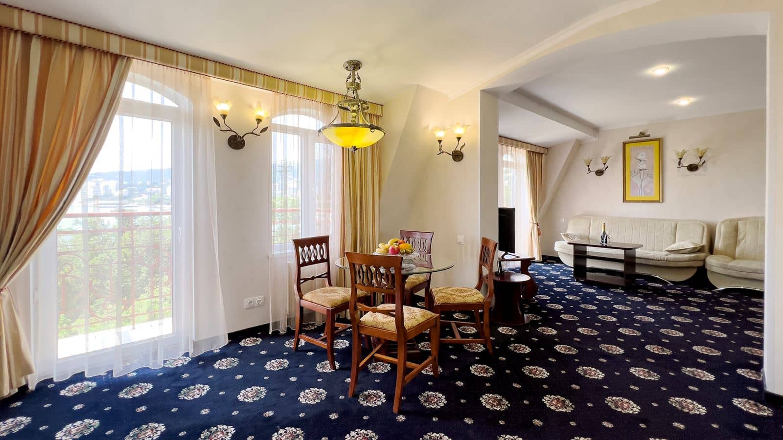 rooms-duplex-suite-with-french-balcony