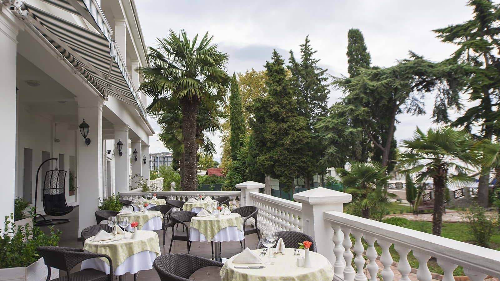 restaurants-