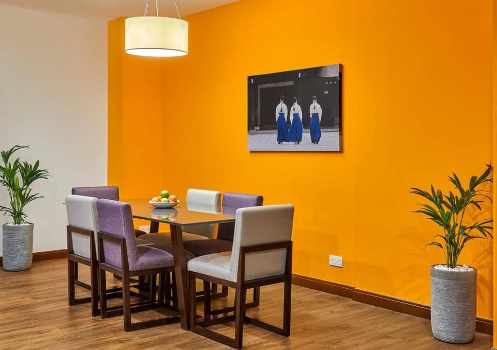 rooms-2bedroom-suite-balcony-city-view
