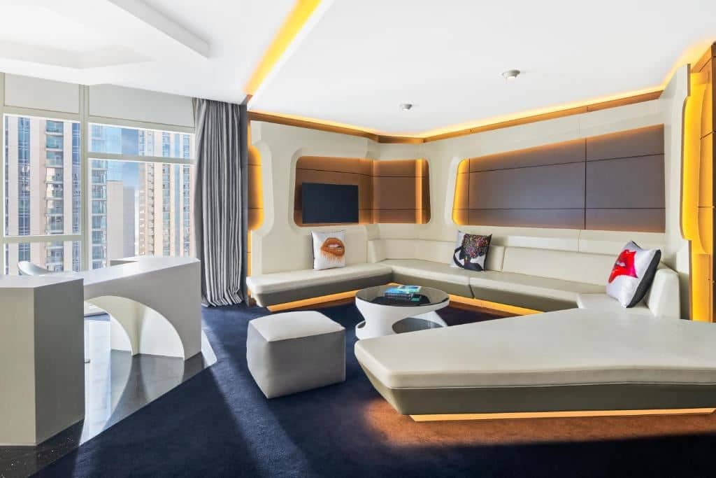 rooms-king-mega-suite