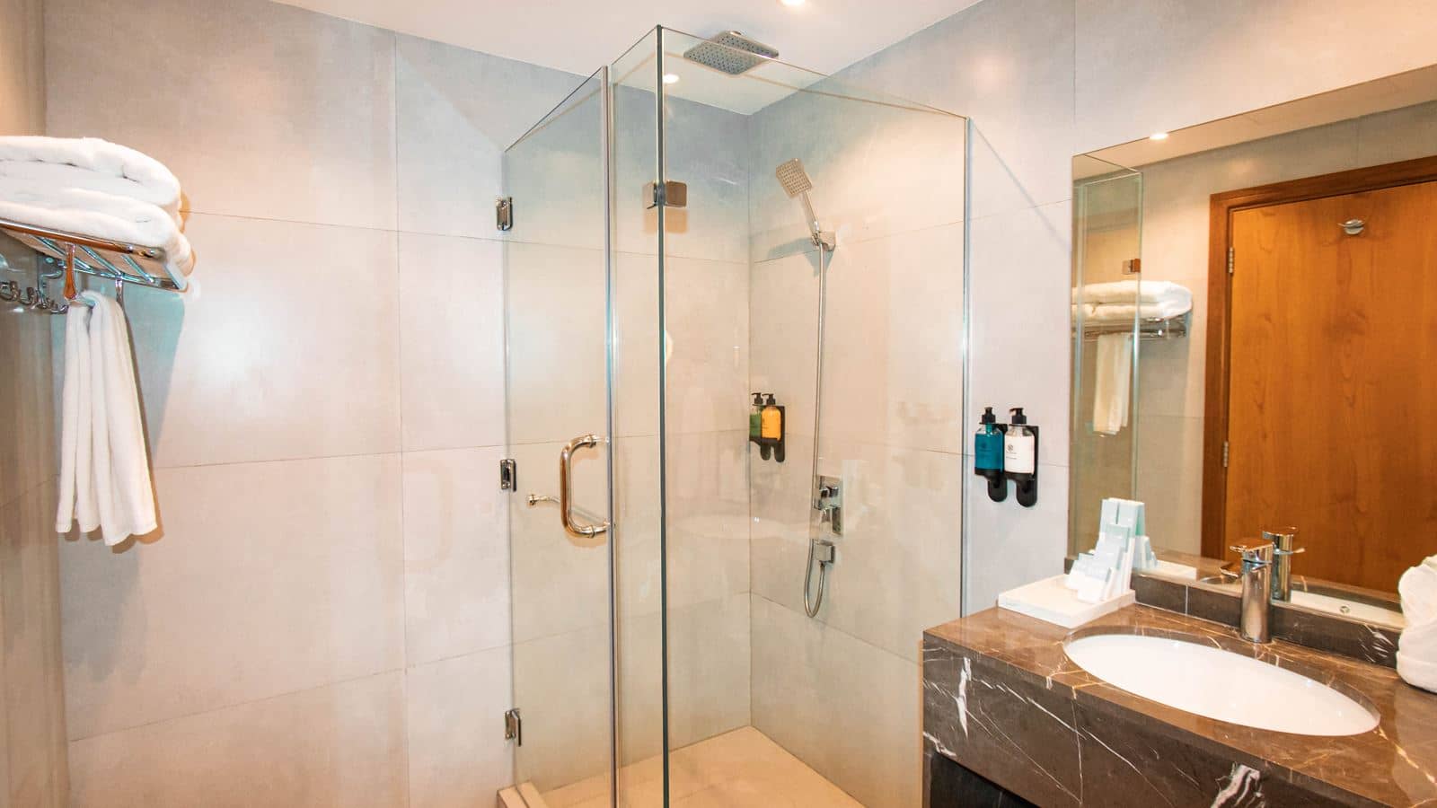rooms-deluxe-room
