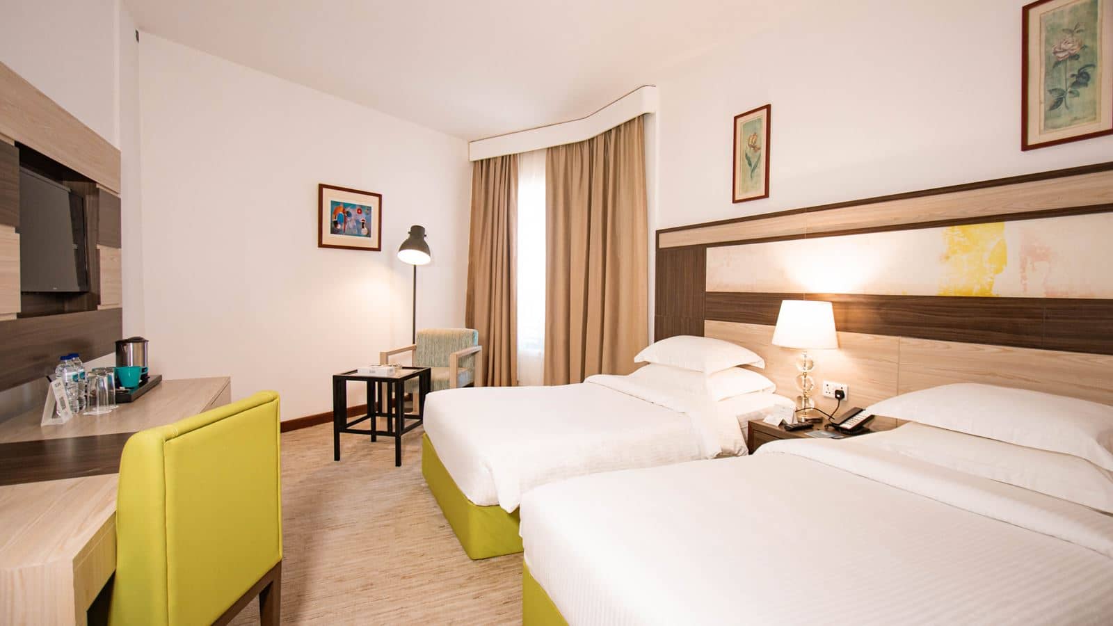 rooms-deluxe-room