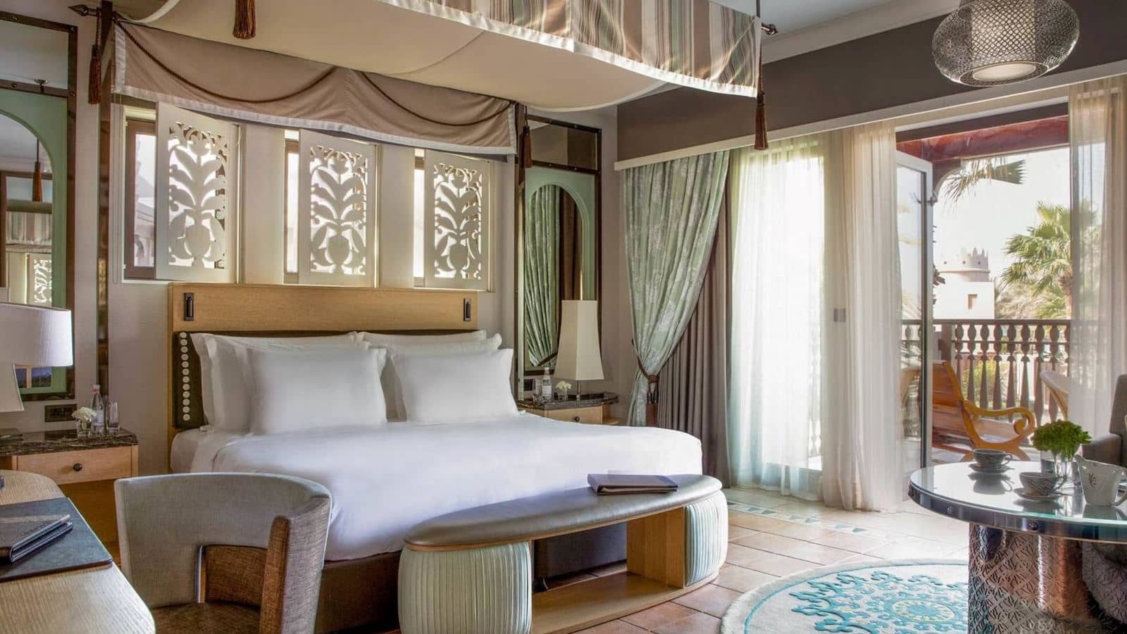 rooms-beach-house-garden-room