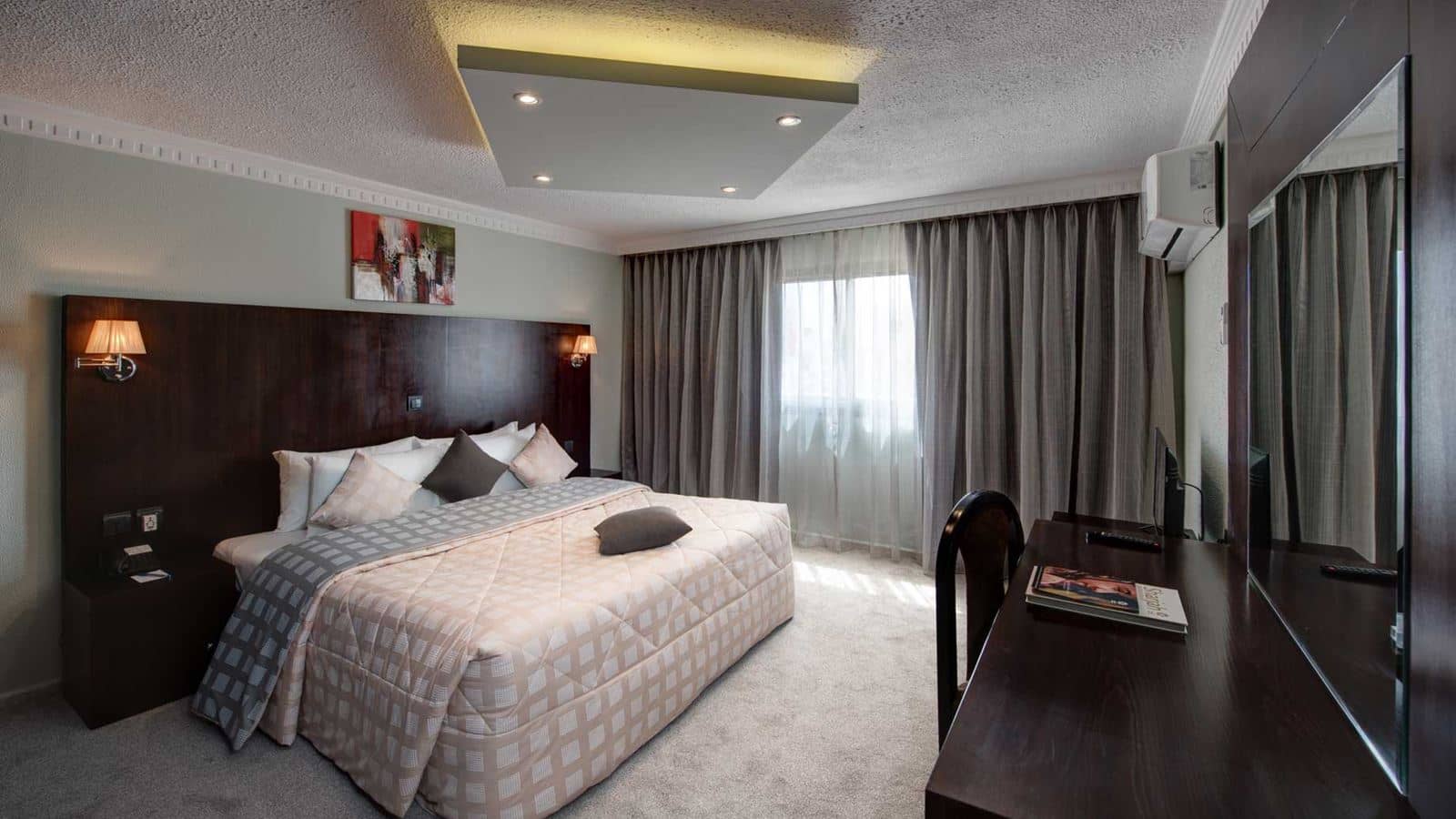 rooms-junior-suite-city-view