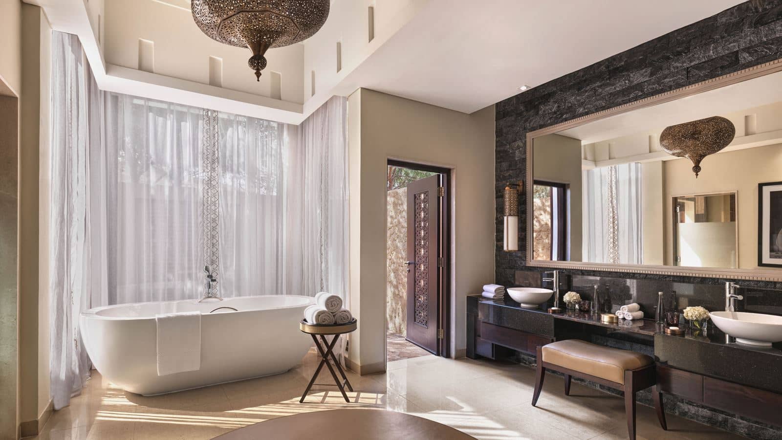 rooms-al-rimal-enclosed-pool-villa