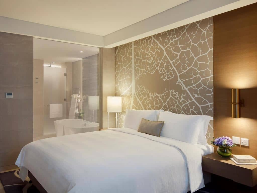 rooms-creek-view-room