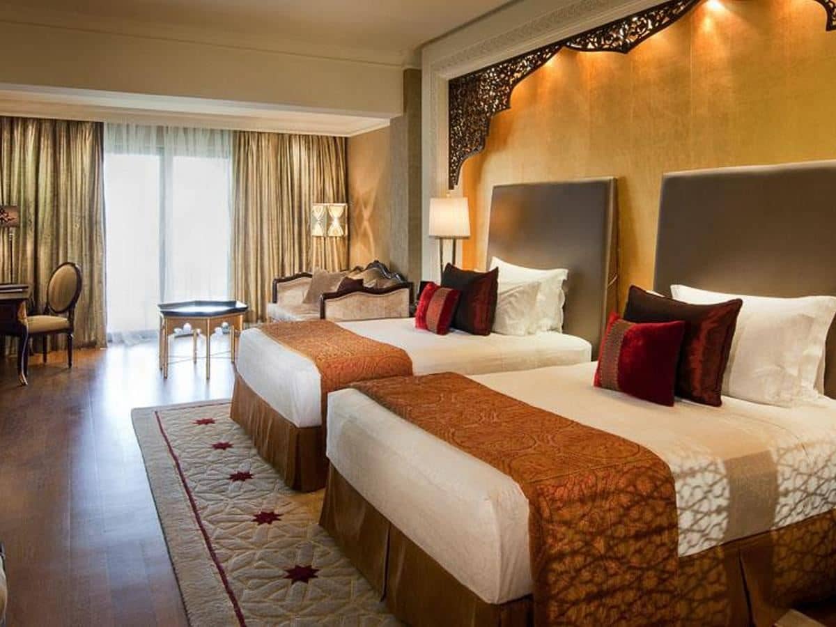 rooms-club-family-room