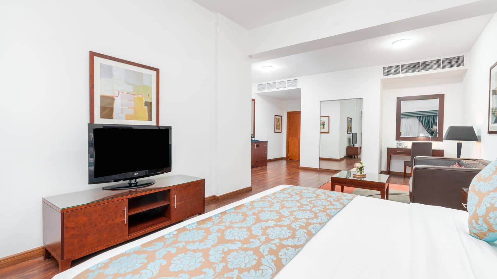 rooms-deluxe-room