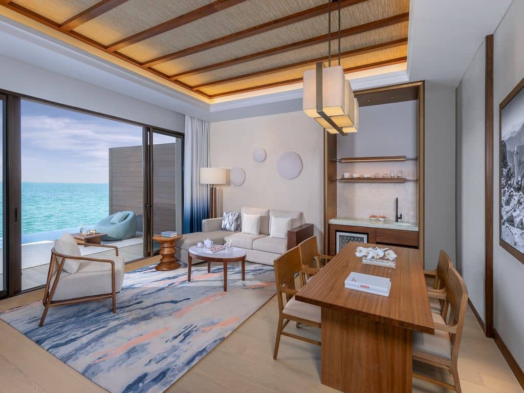 rooms-peninsula-sea-pool-villa