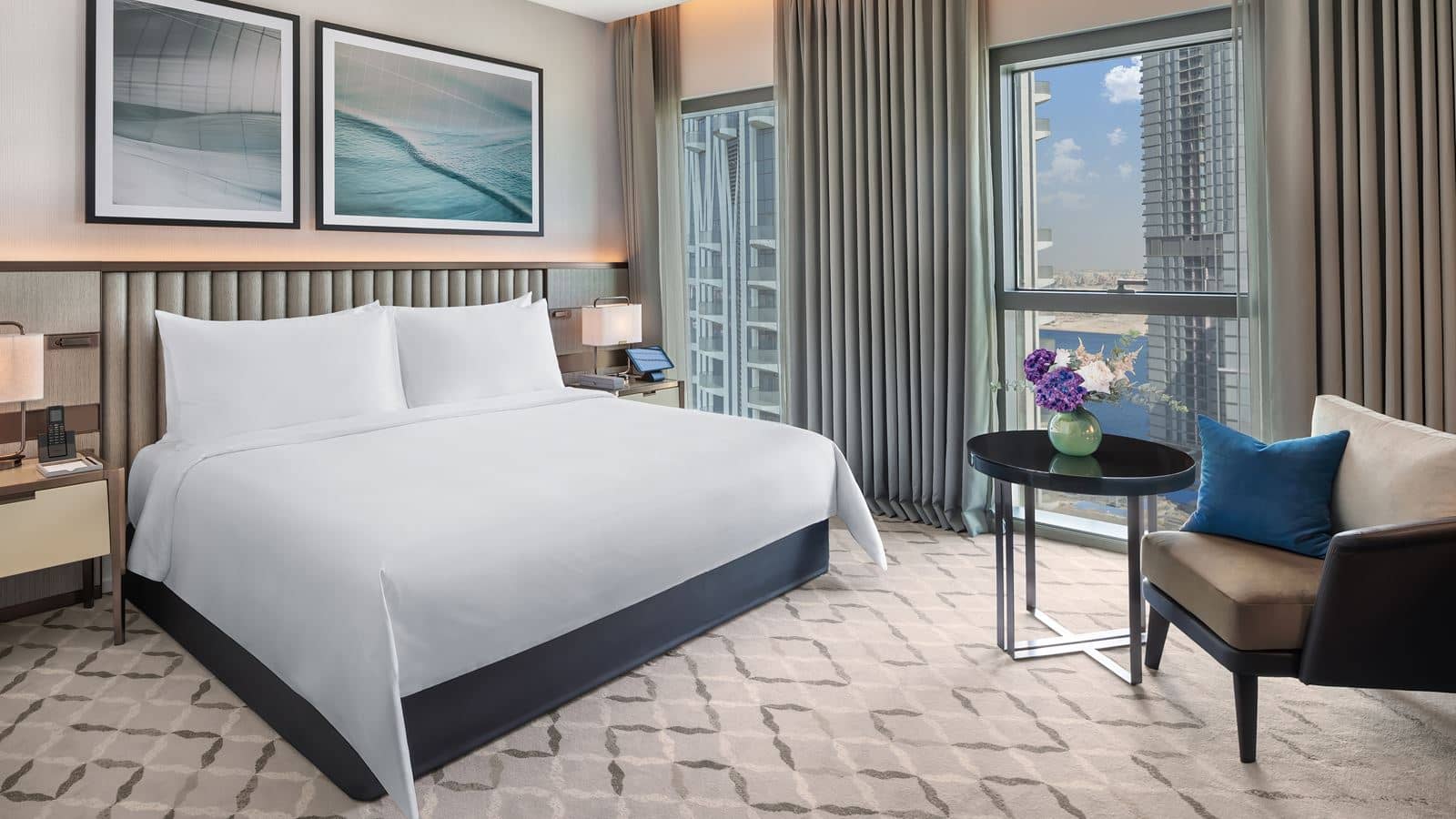 rooms-deluxe-city-view-room-king