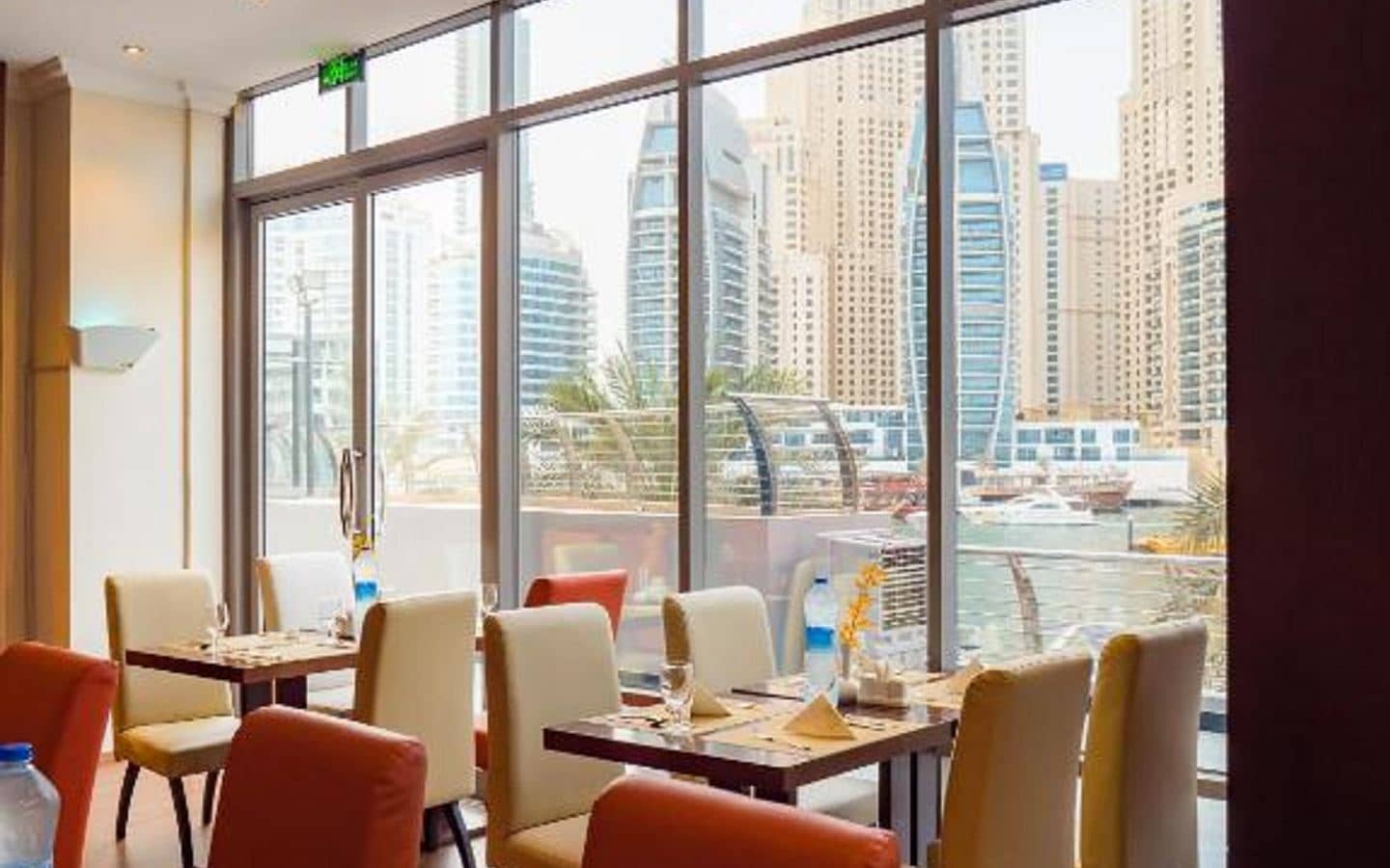 restaurants-aura