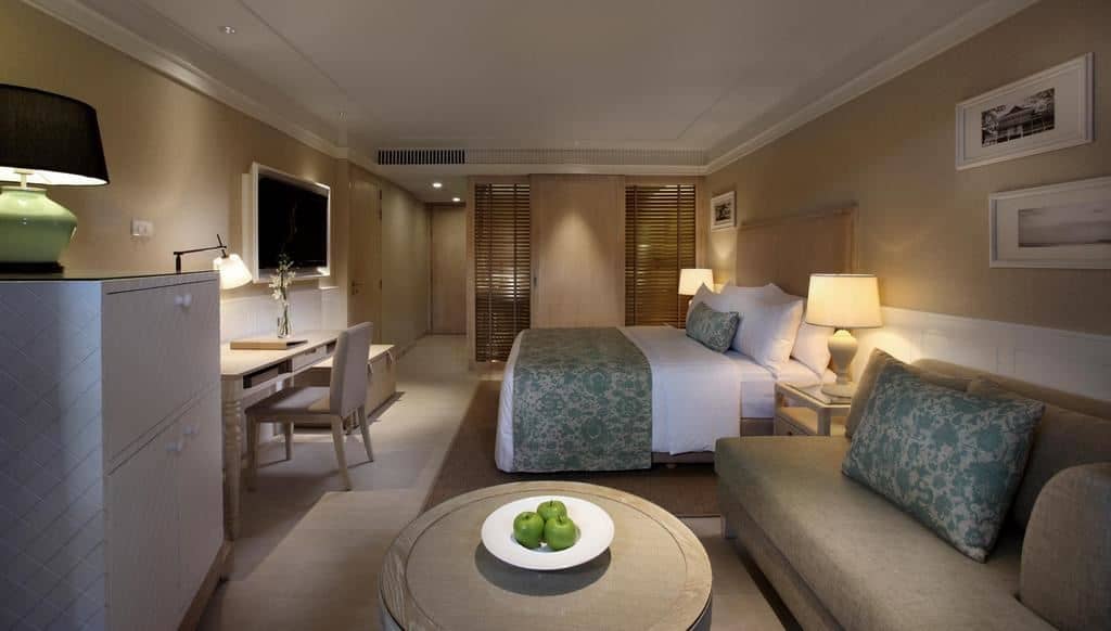 rooms-deluxe-pool-view