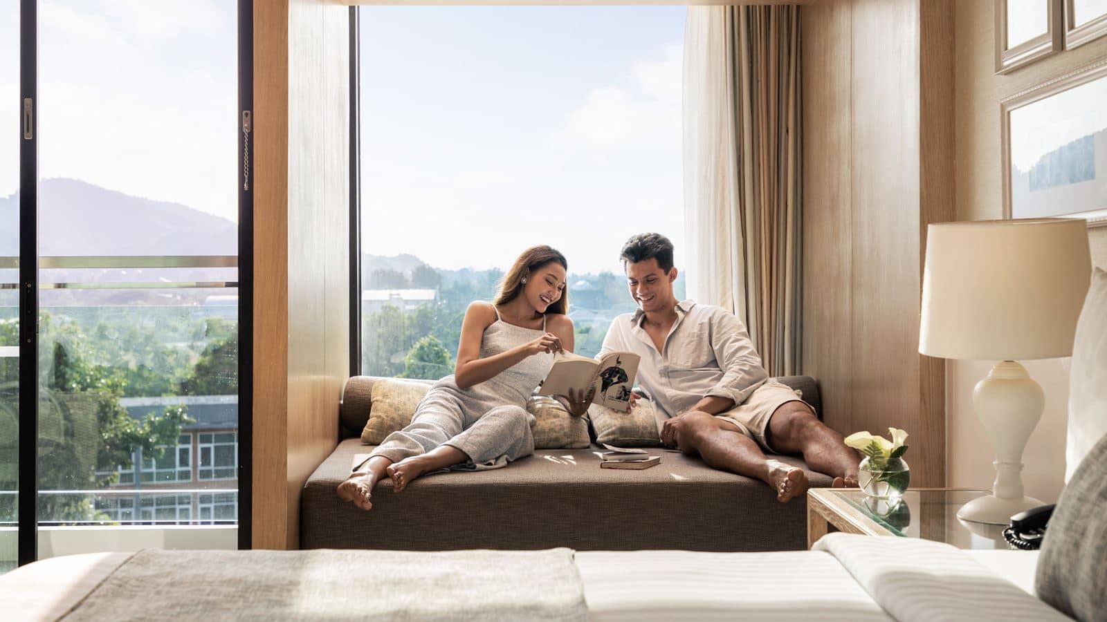 rooms-deluxe-hill-view-room