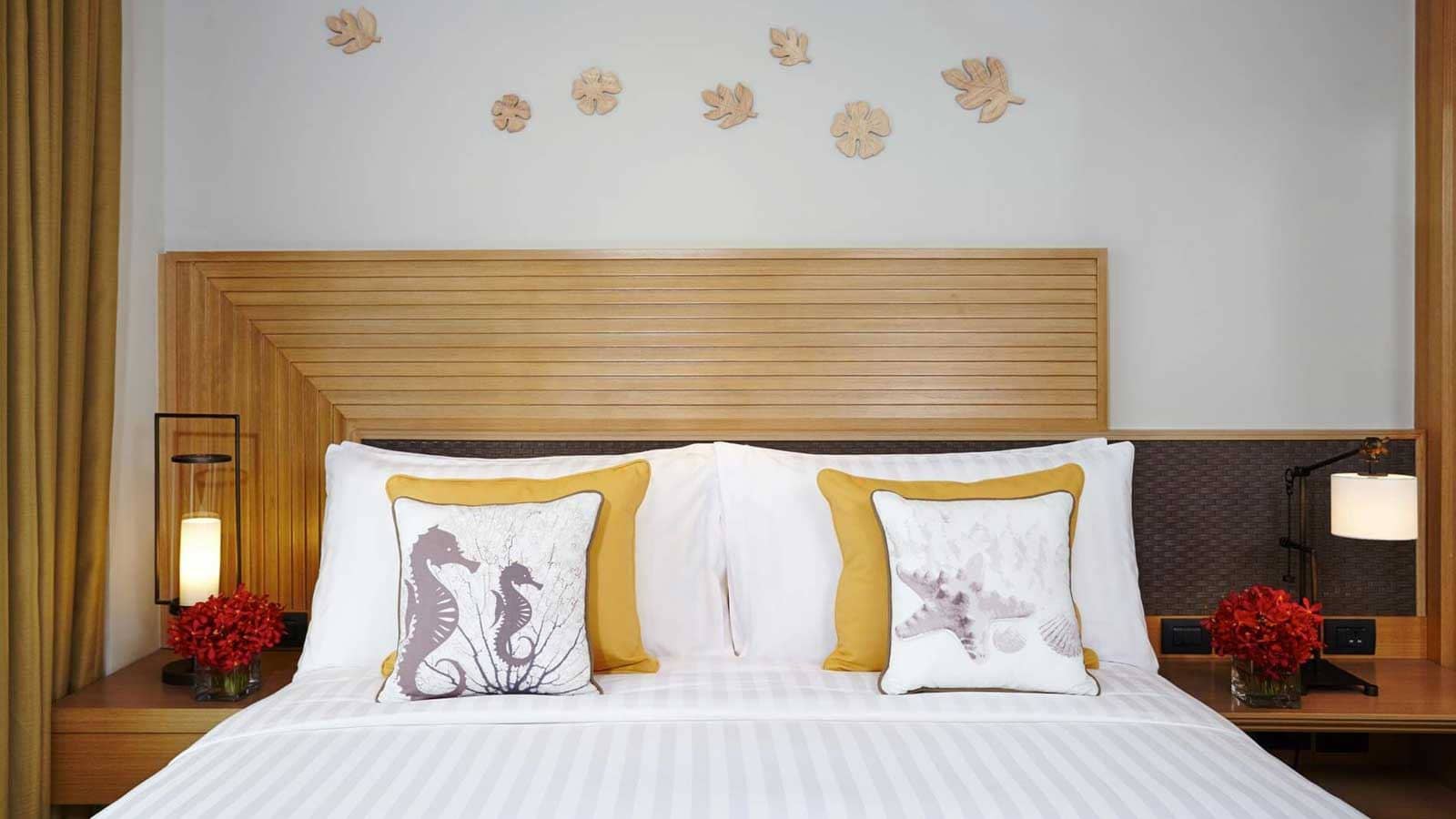 rooms-one-bedroom-suite-room-ocean-coral-lounge