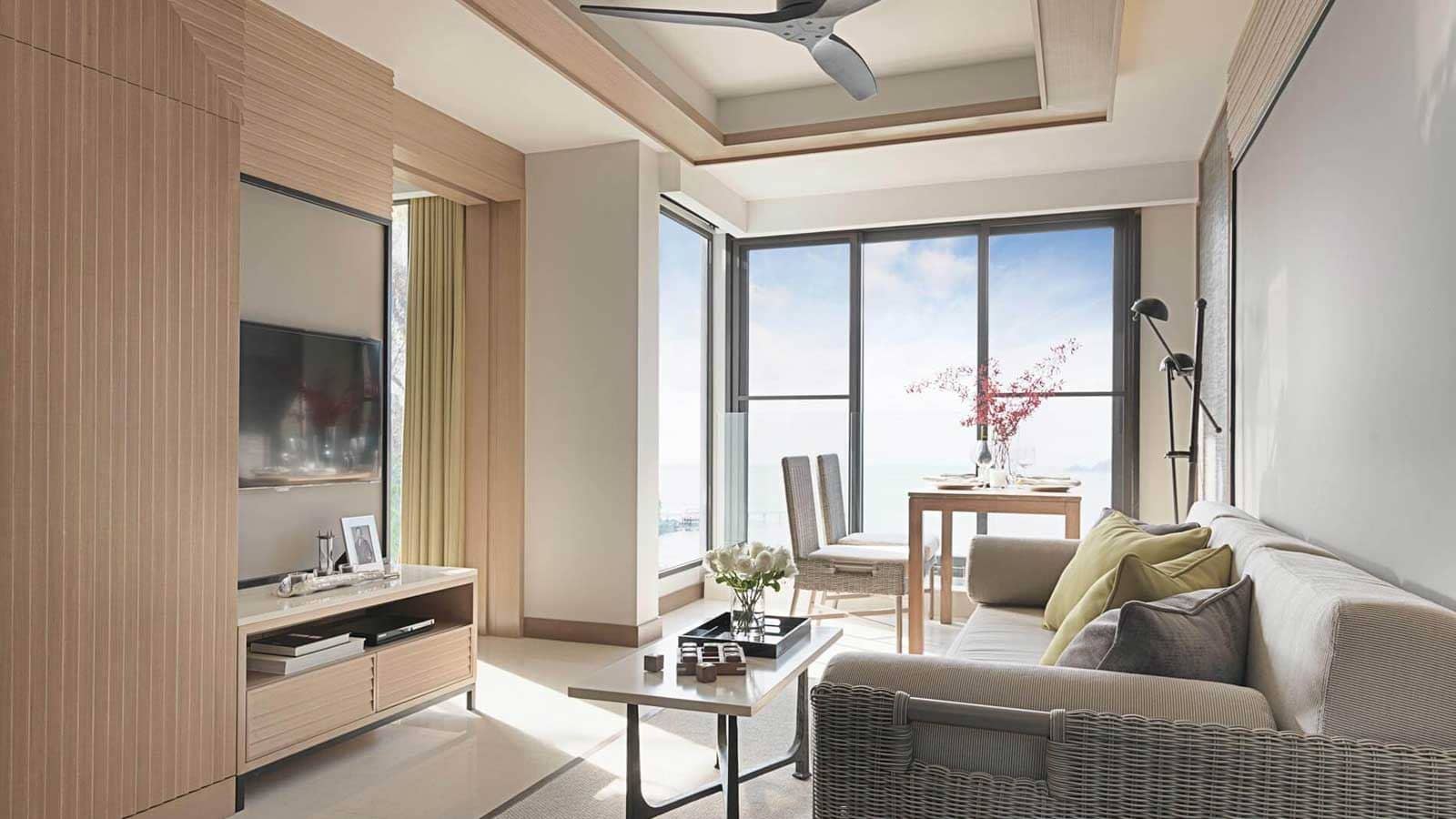 rooms-one-bedroom-suite-room-ocean-coral-lounge