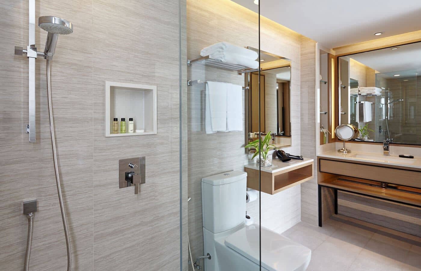 rooms-two-bedroom-suite-ocean-coral-lounge
