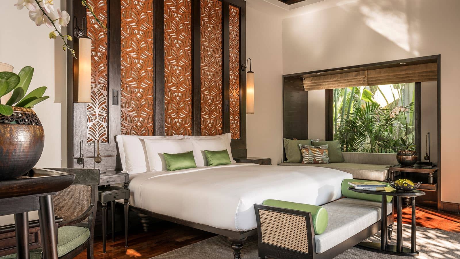 rooms-sala-pool-villa