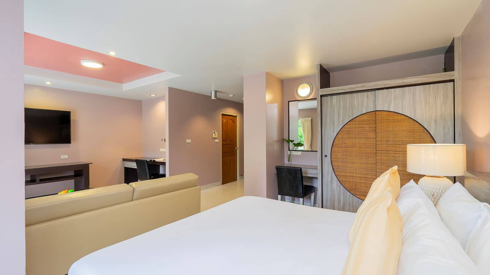 rooms-deluxe-room