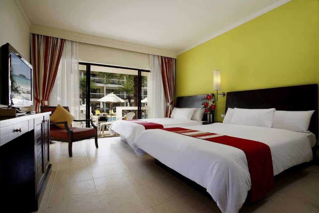 rooms-1-broom-premium-suite-pool-view