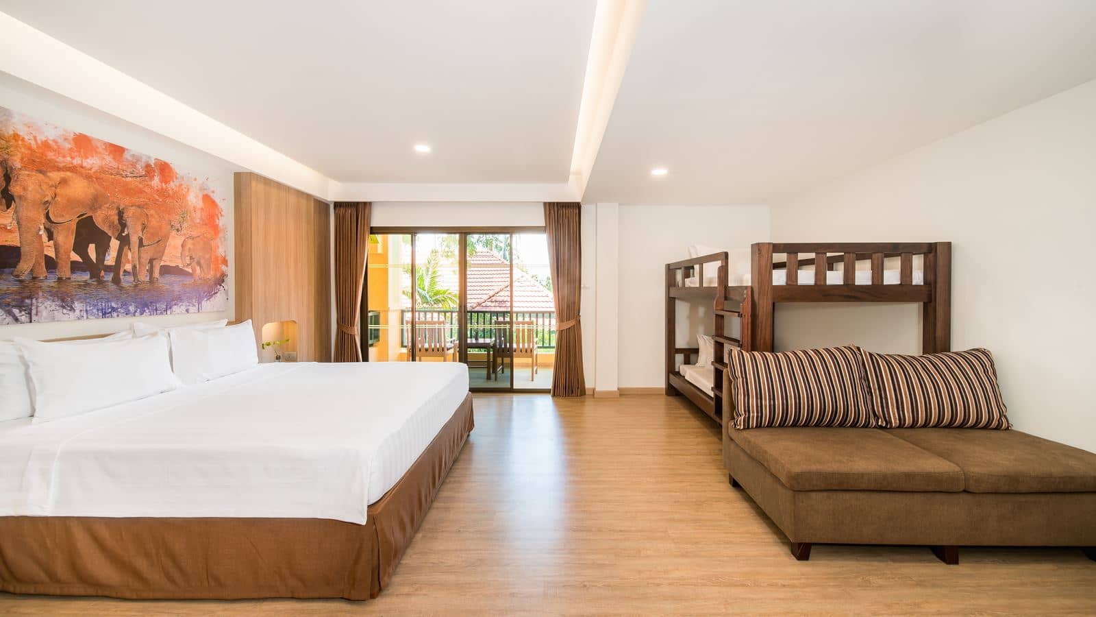 rooms-family-room