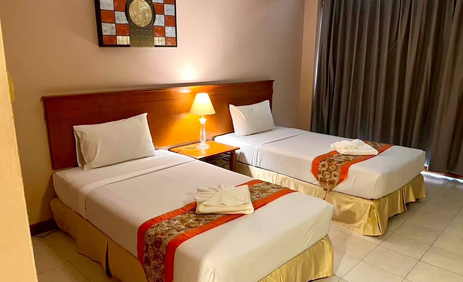 rooms-superior-poolview