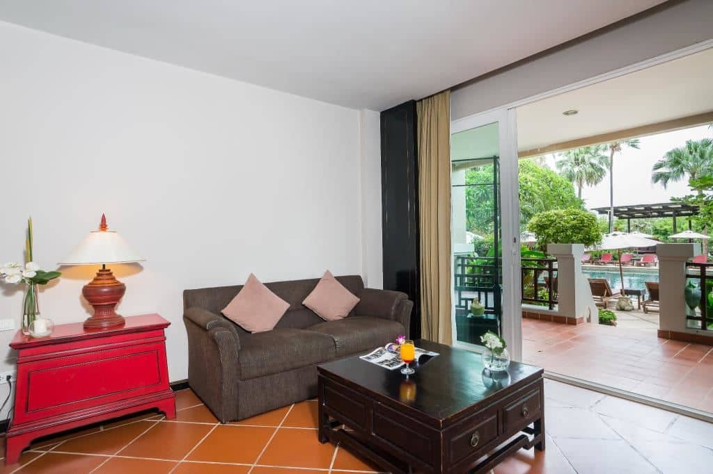 rooms-dorshada-ocean-pool-family