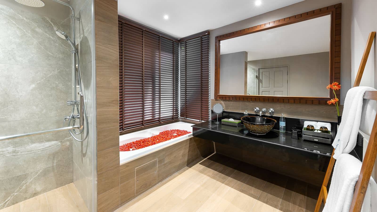 rooms-sunset-suite