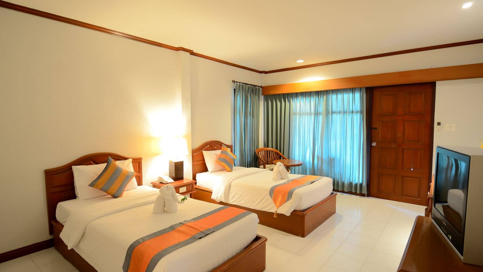 rooms-poolside-bungalow