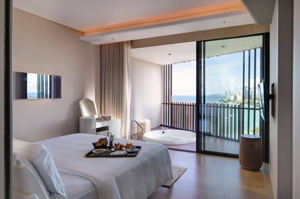 rooms-king-deluxe-ocean-suite