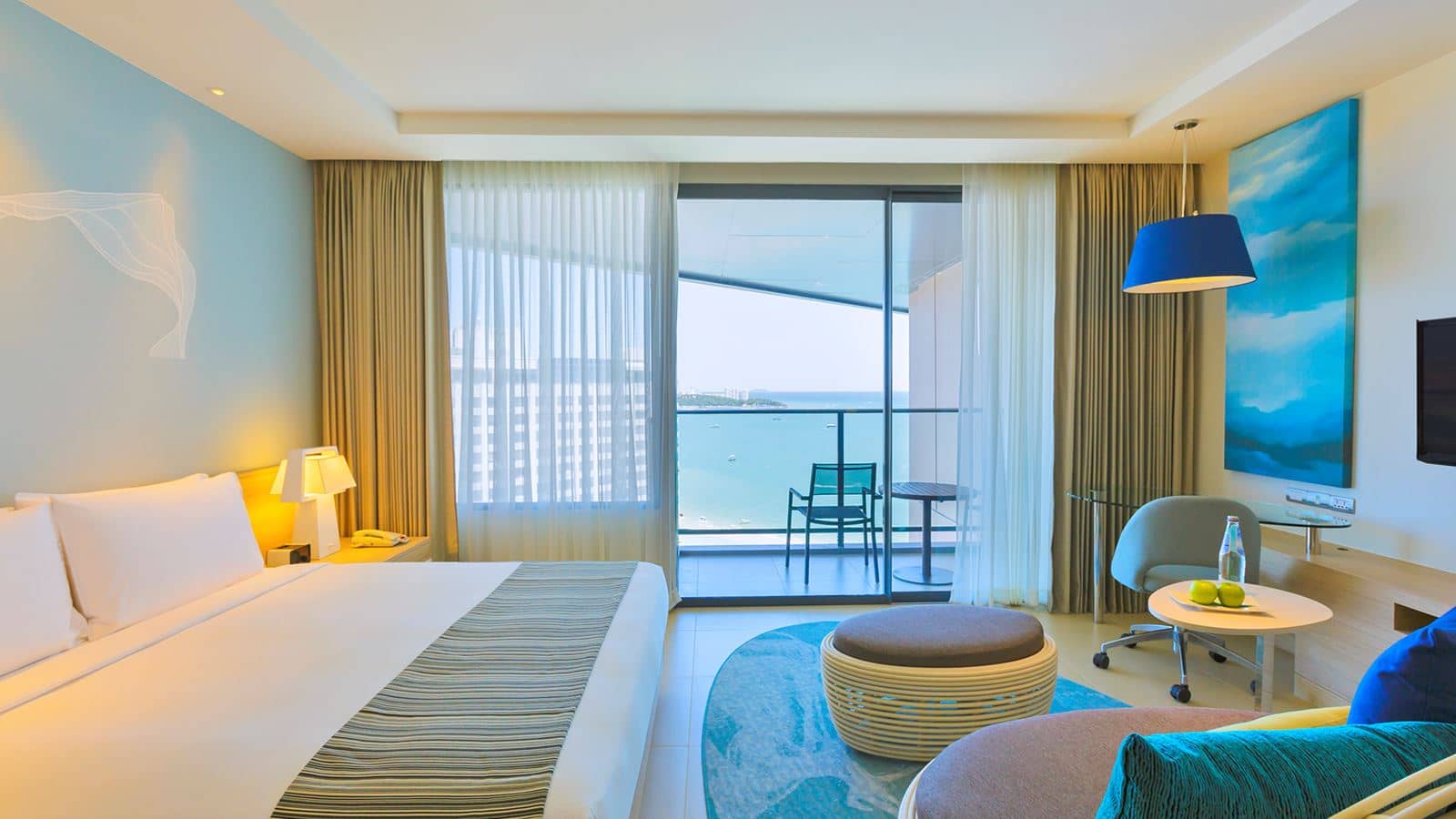 rooms-deluxe-room