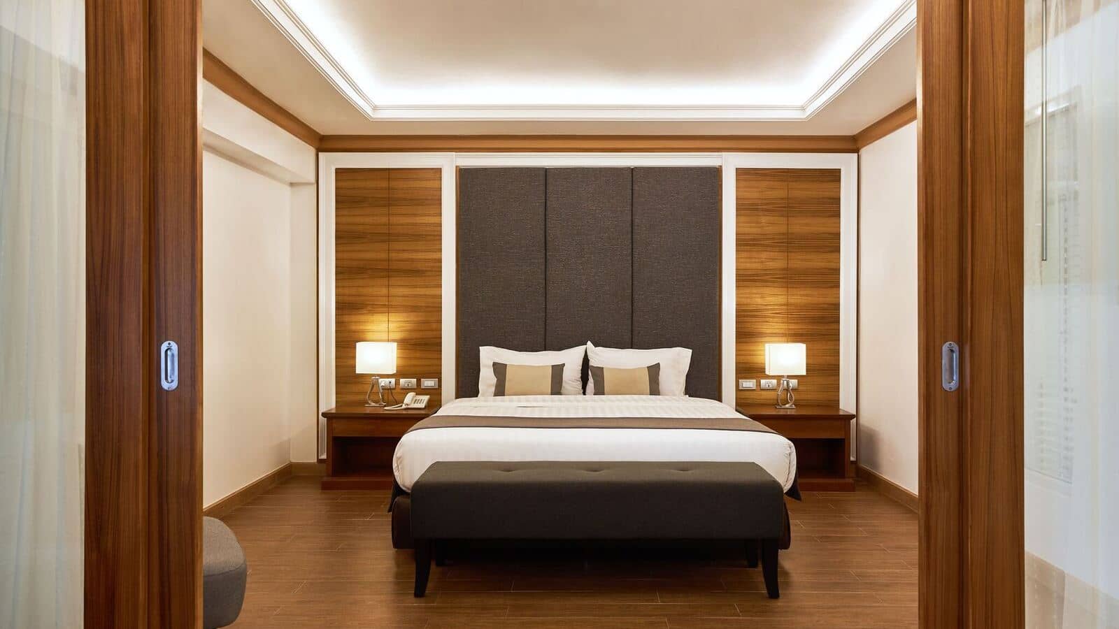 rooms-executive-suite-room