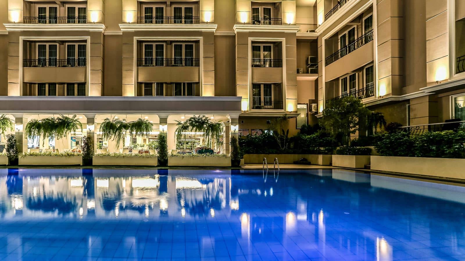 pools-outdoor-pool