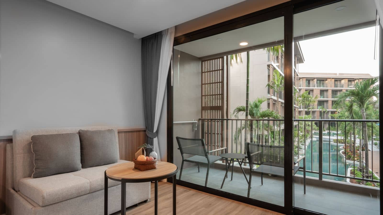 rooms-flora-room