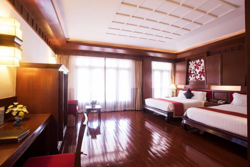 rooms-deluxe-room