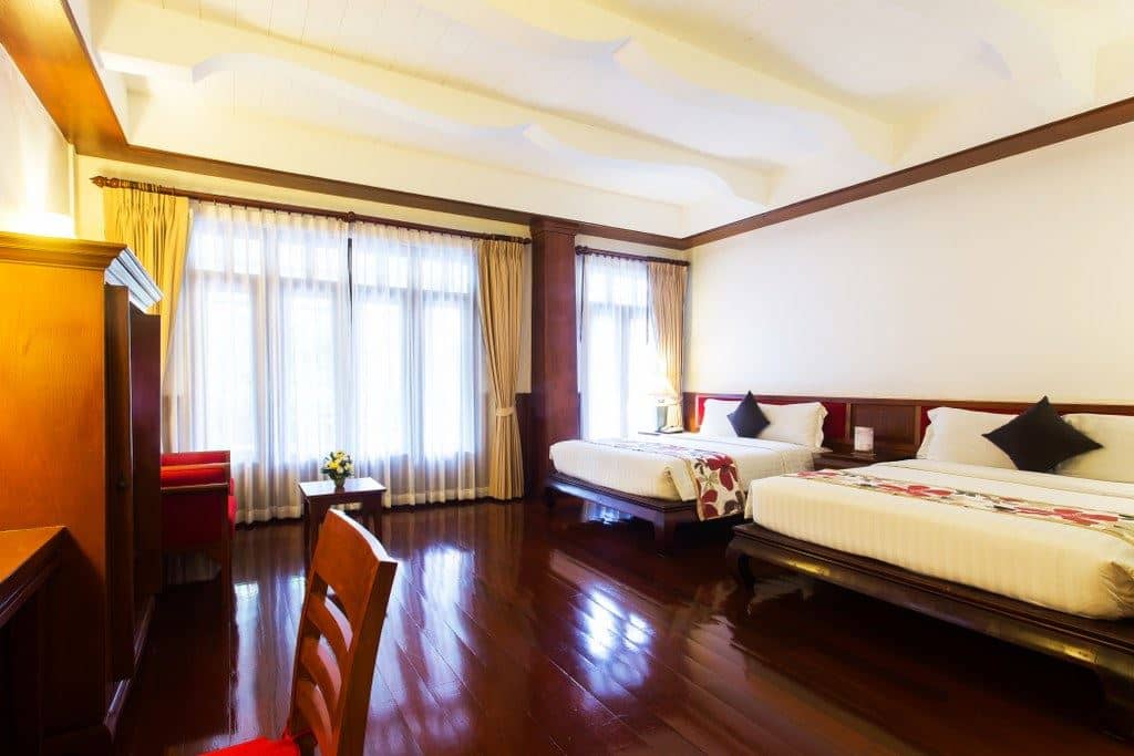 rooms-deluxe-pool-access-room