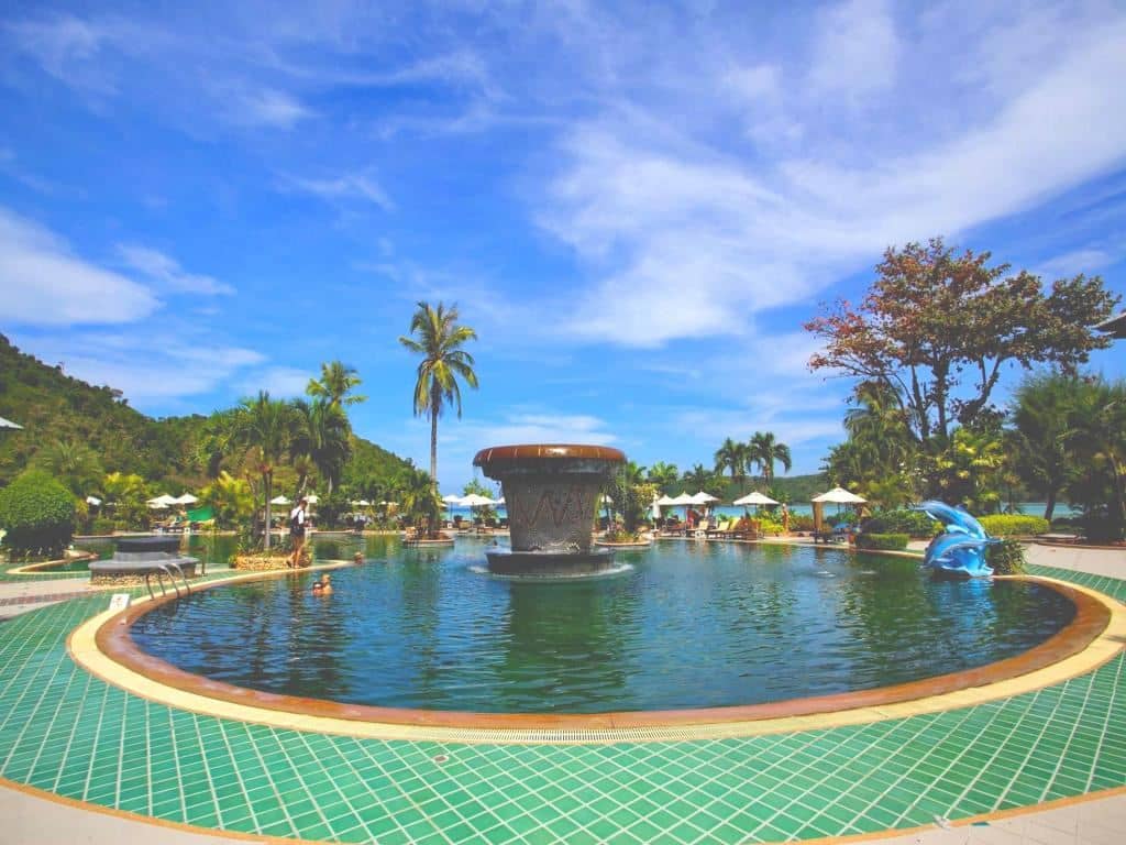 pools-outdoor-pool