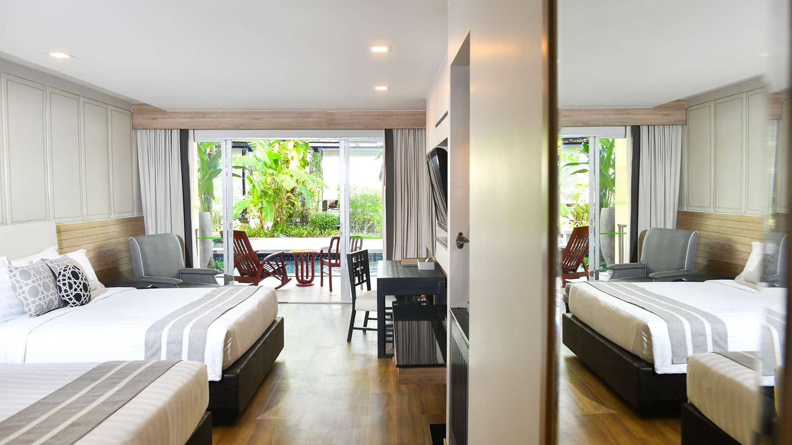 rooms-deluxe-pool-access