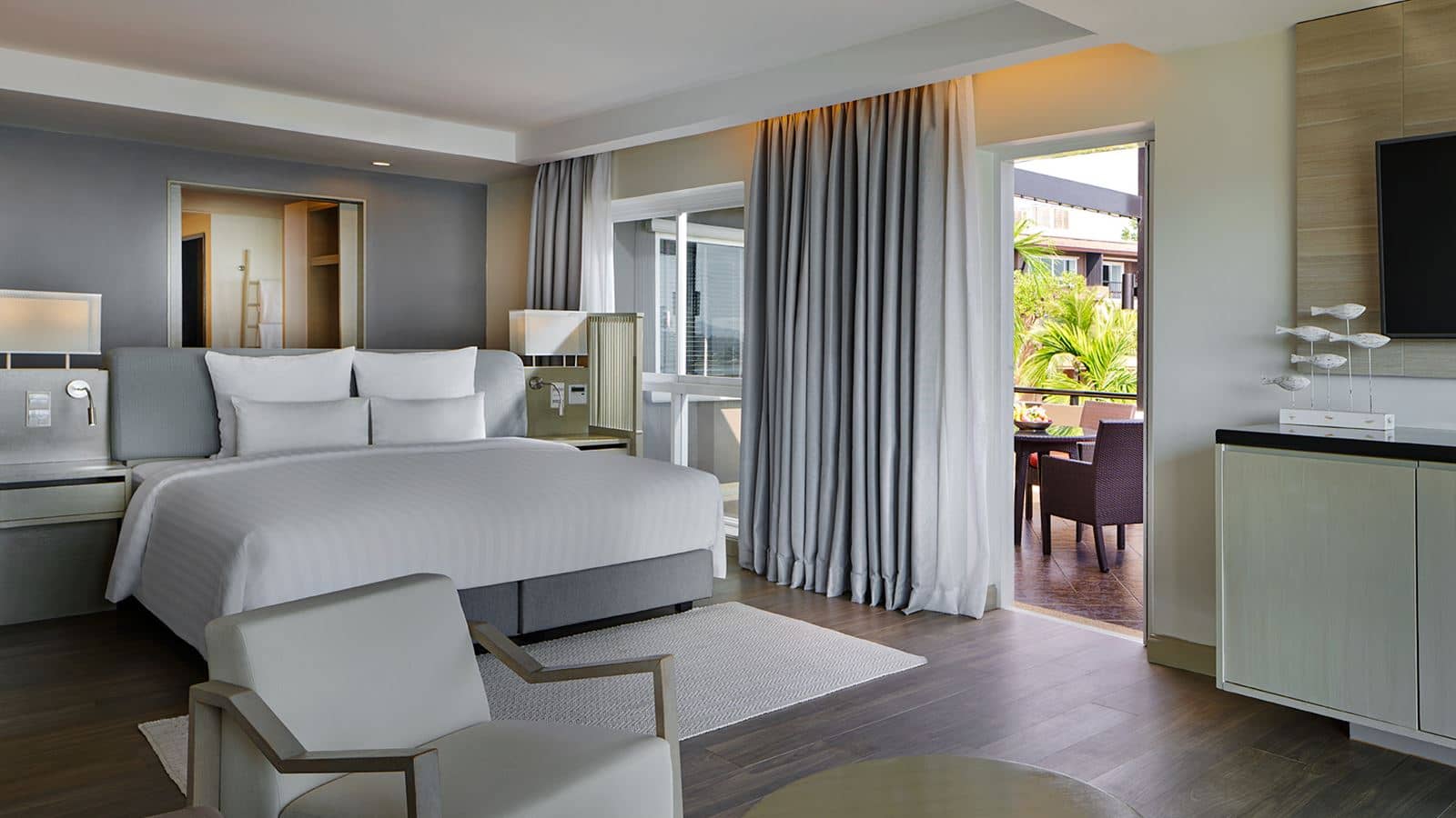 rooms-deluxe-suite