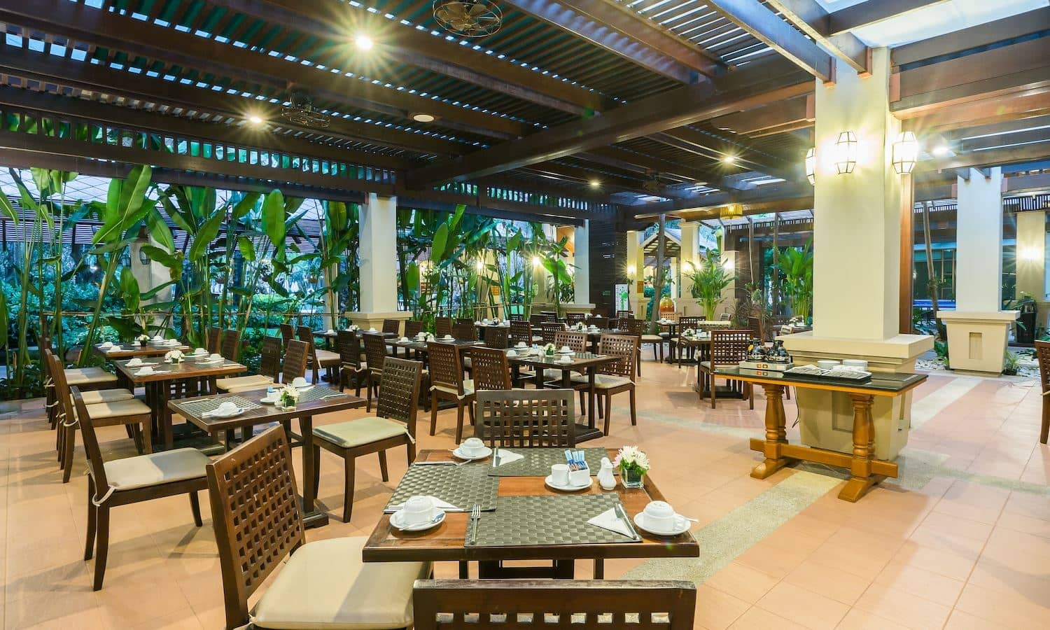 restaurants-raveena