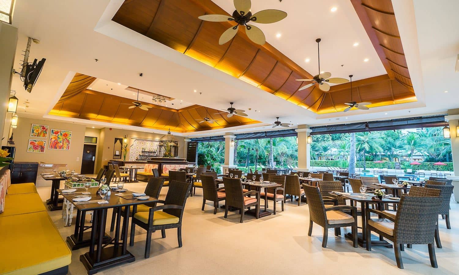restaurants-reva-beach-restaurant