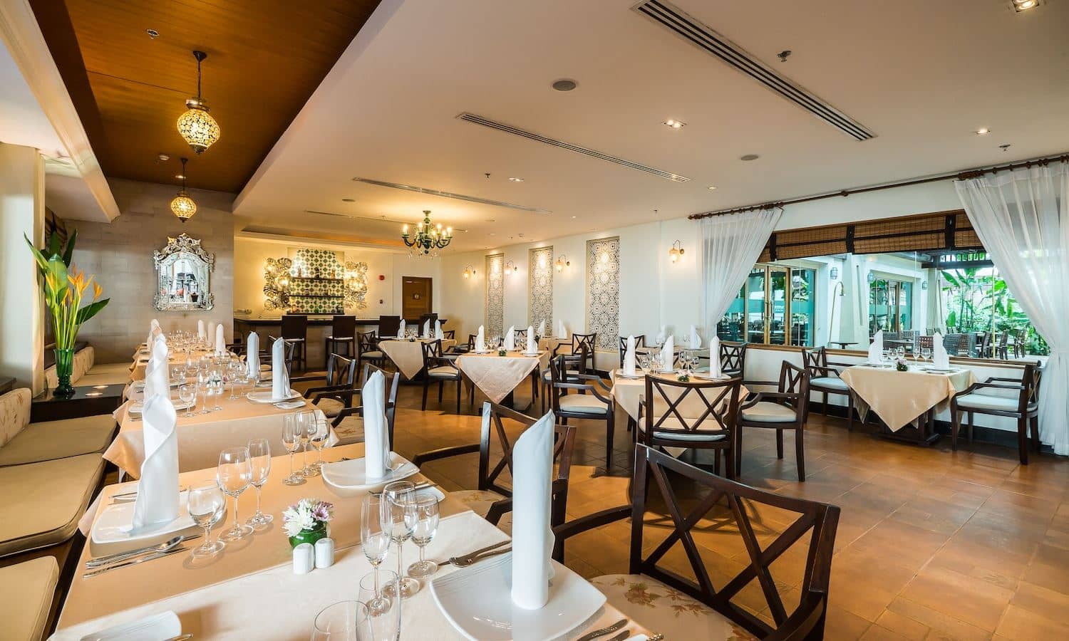 restaurants-the-reef-mediterranean-restaurant