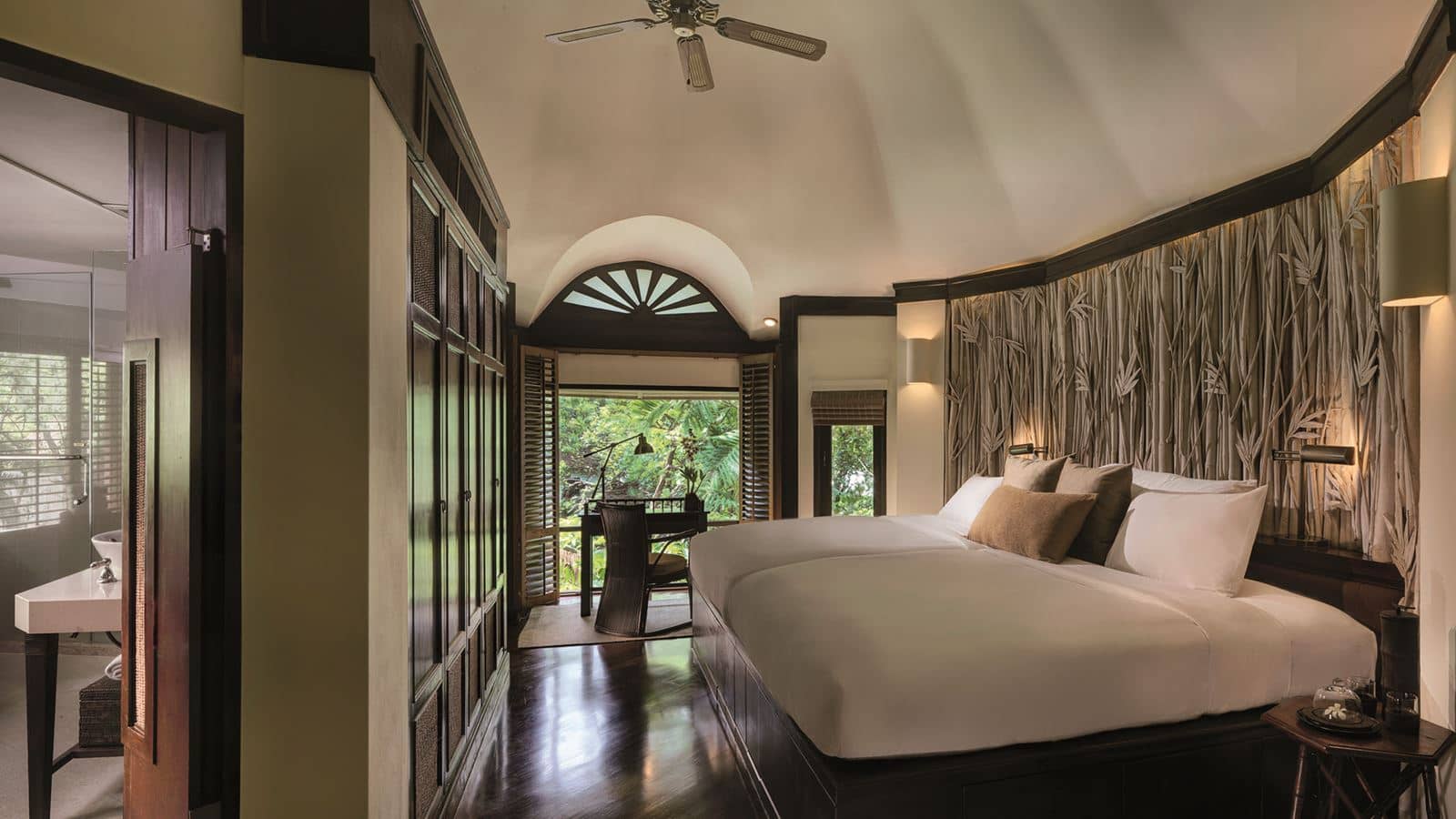 rooms-pool-pavilion