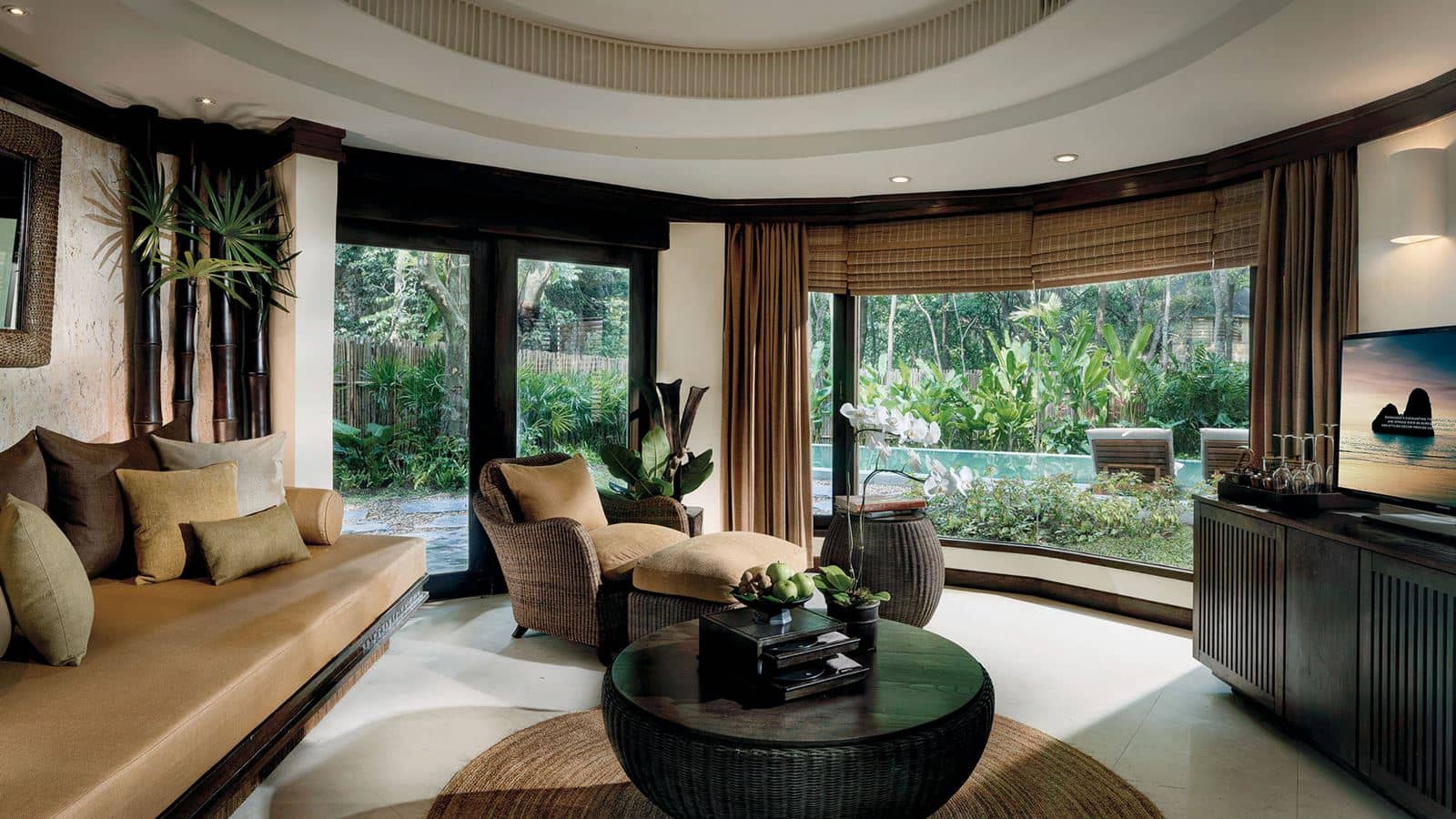 rooms-pool-pavilion